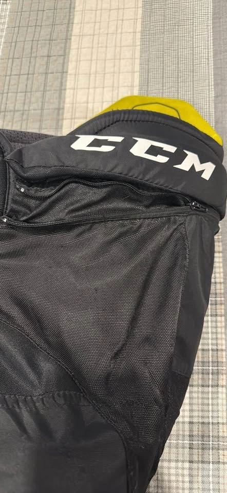 CCM Jr medium hockey pants - photo 4