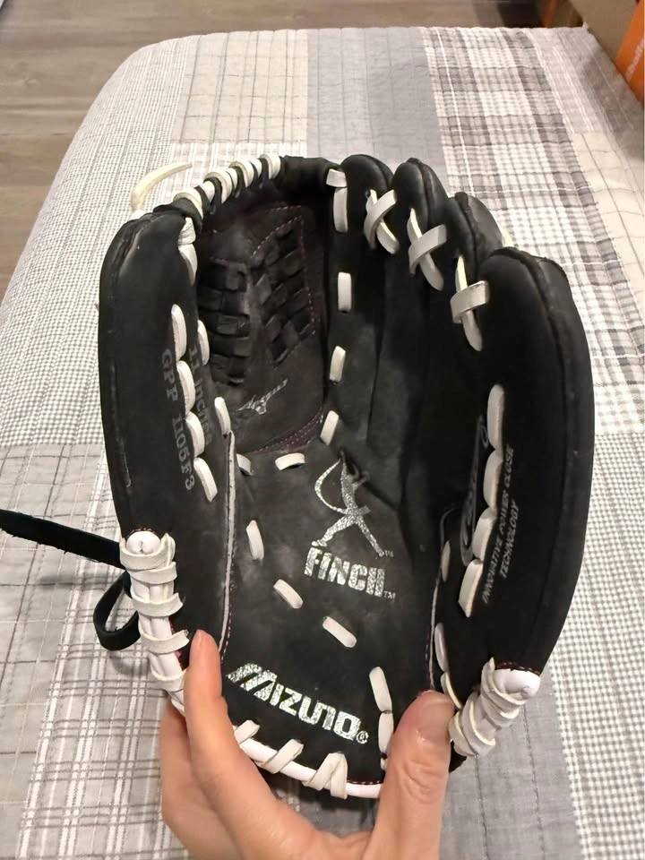 Mizuno Prospect Finch Youth Fastpitch Softball Glove 11 inch - photo 2