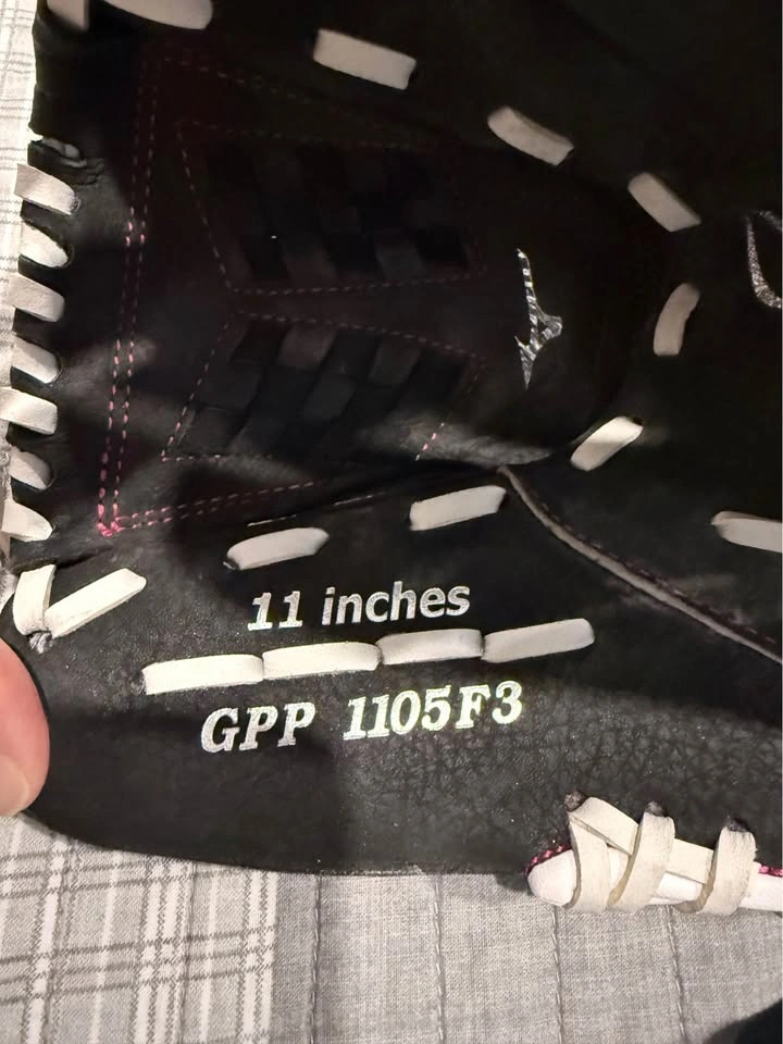 Mizuno Prospect Finch Youth Fastpitch Softball Glove 11 inch - photo 3