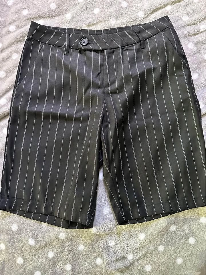 H&M women’s size 4 Bermuda Dress Shorts