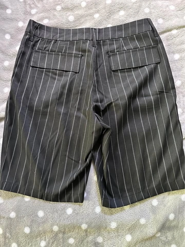 H&M women’s size 4 Bermuda Dress Shorts - photo 3
