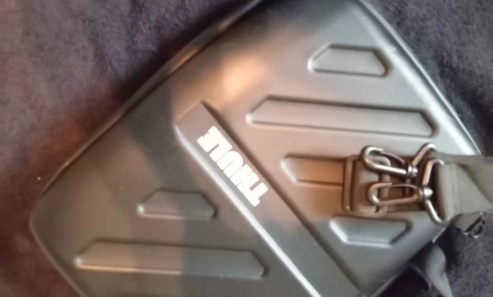 Thule Hard Shell Laptop Case🏈 - photo 2