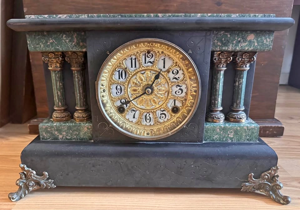 Late 1800s Antique Seth Thomas No. 102 Mantel Clock