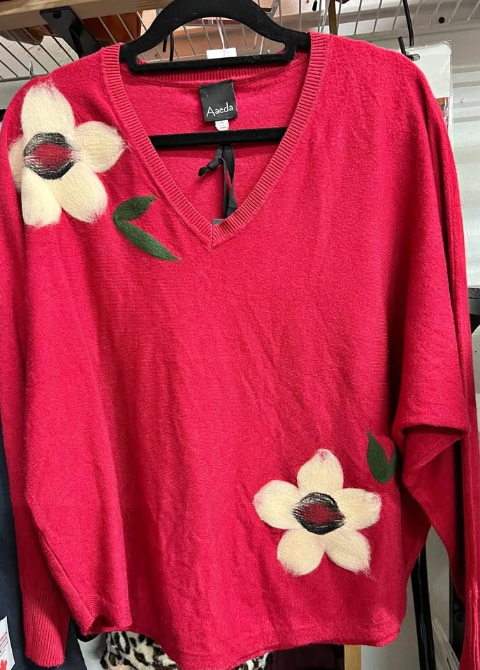 🏈 Beautiful Deep red Knit Top
