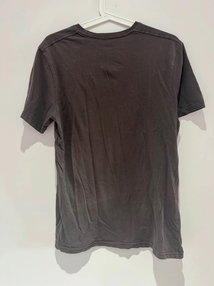 Dierks Bentley “Gold” Graphic T-Shirt – Medium - photo 2