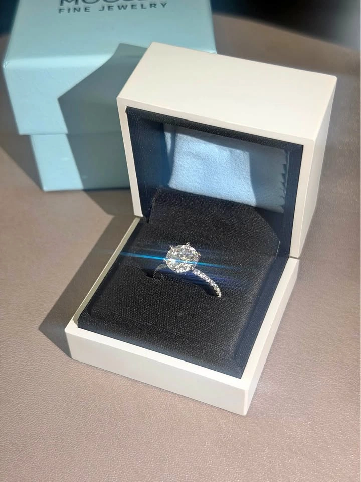 MOOSEA Silver 925 Round 3CT Moissanite Engagement Ring 7.5