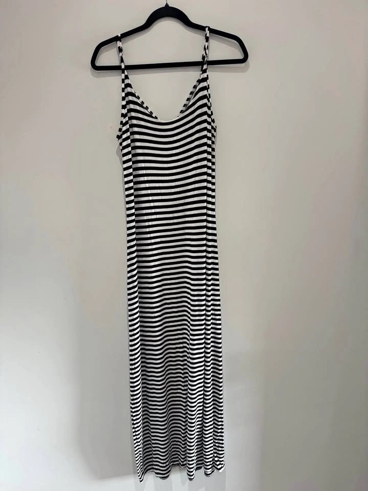 O’Neill Black & White Striped Maxi Dress – Size Large