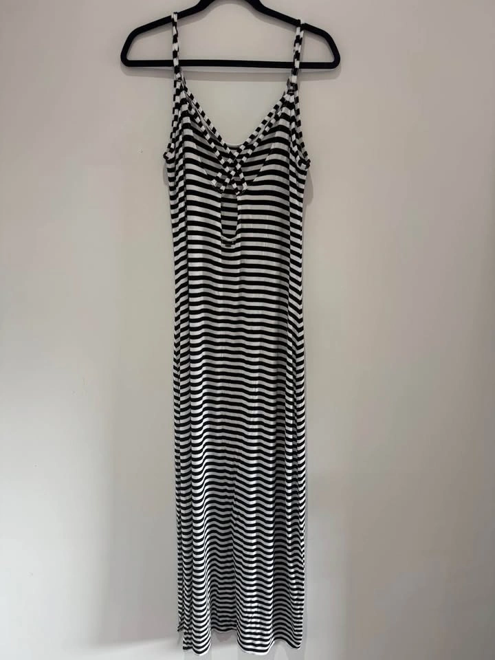 O’Neill Black & White Striped Maxi Dress – Size Large - photo 2