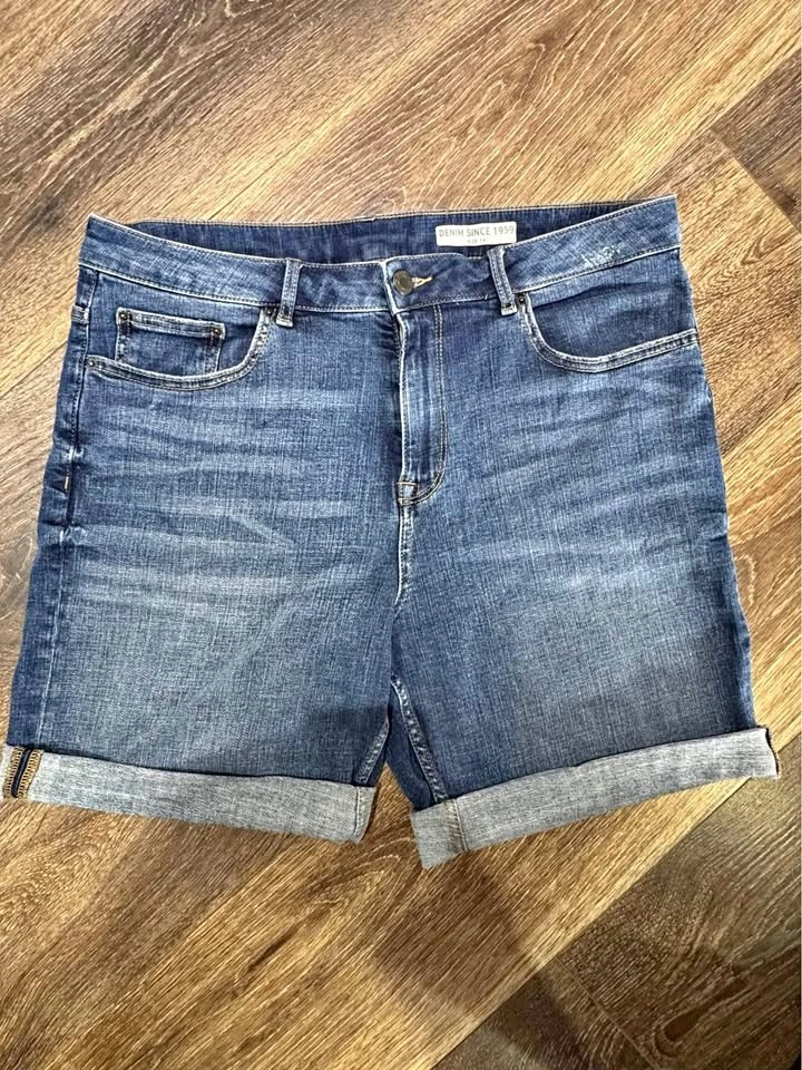 Marks & Spencer Denim Bermuda Shorts – Size 10