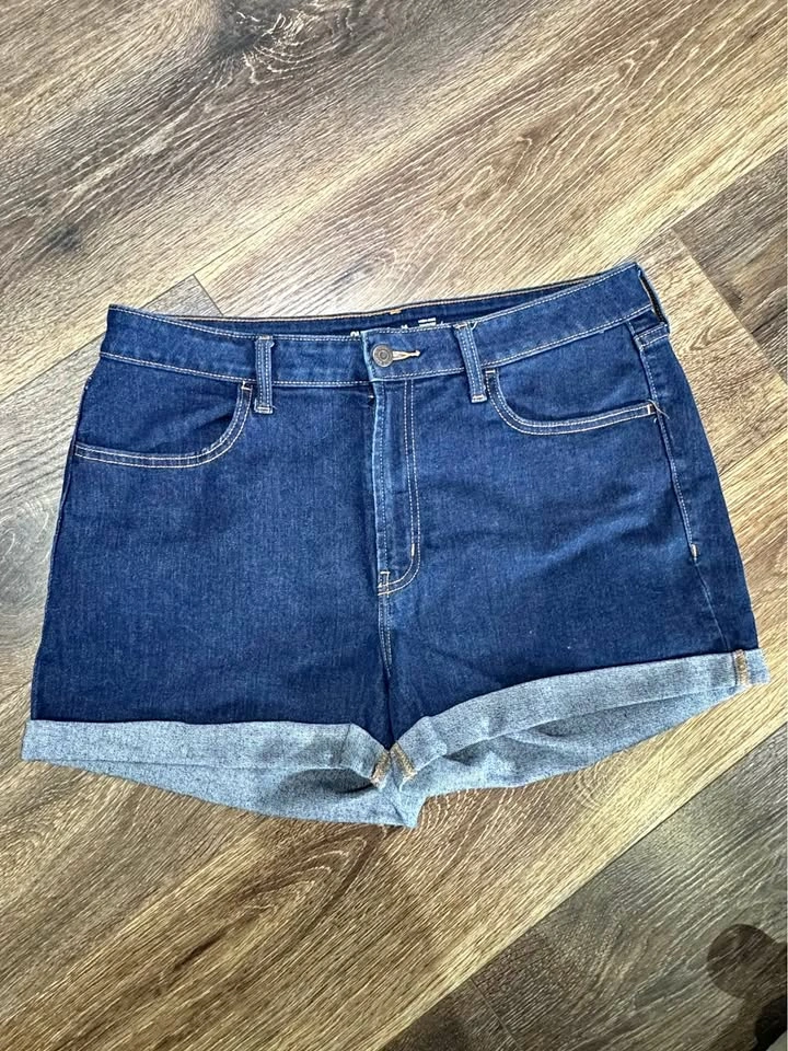 Old Navy Wow High-Rise Denim Shorts Size 14
