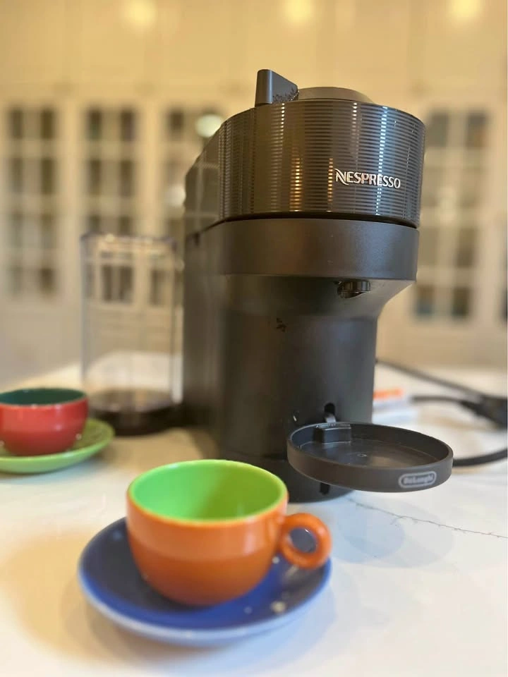 Compact One-Touch Nespresso Vertuo Pop+ plus bonus Storage Cube