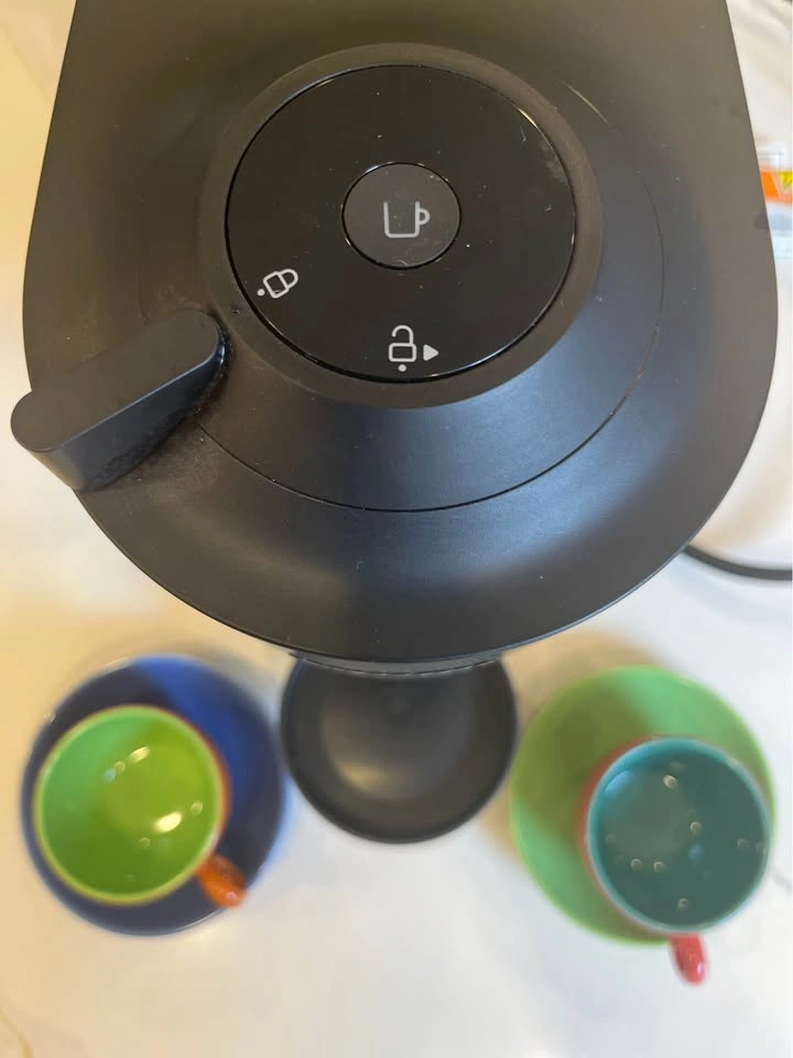 Compact One-Touch Nespresso Vertuo Pop+ plus bonus Storage Cube - photo 3