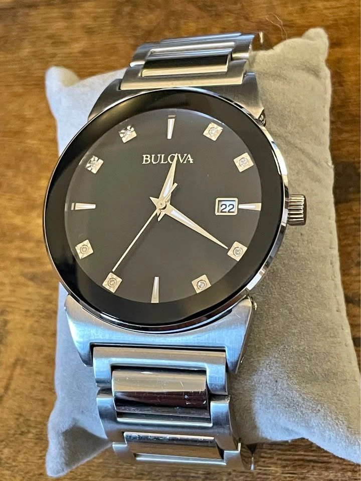 Bulova – Black Dial / Stainless Steel Bracelet