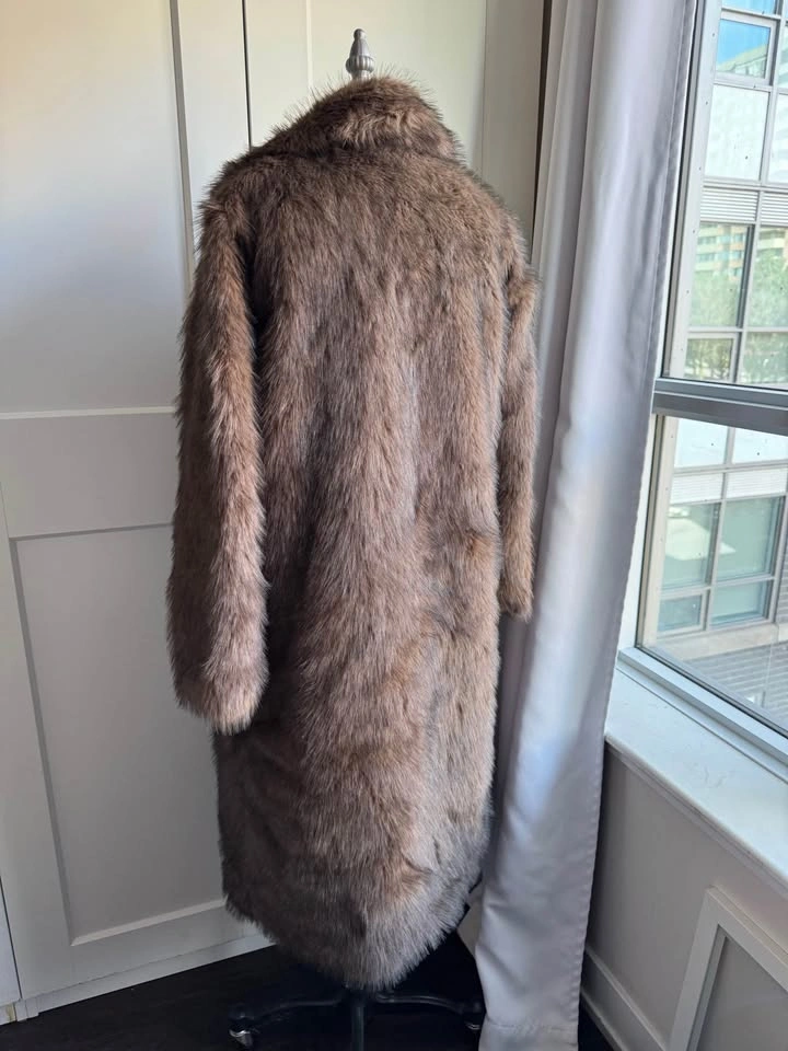 Brand New Ladies Faux Fur Winter Coat Size Large - photo 5