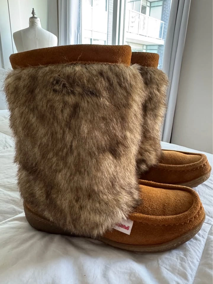 Ladies Brand New SoftMoc Winter Boots Size 8 - photo 2