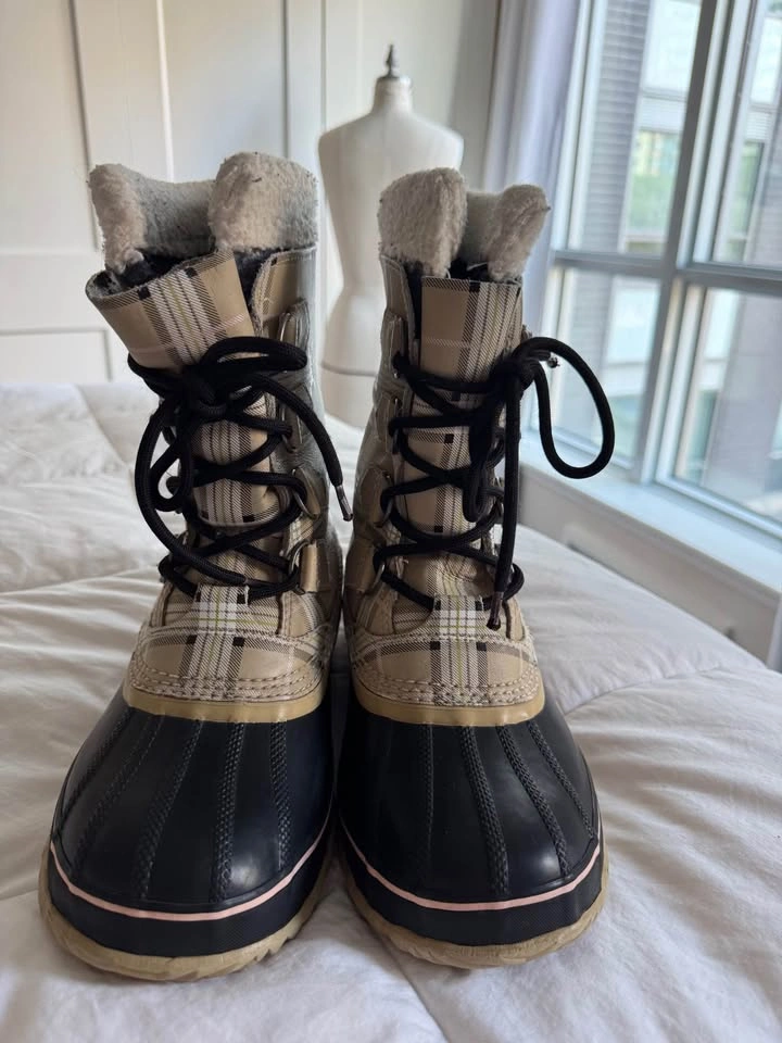 Ladies SOREL Waterproof Winter Boots Size 7 - photo 4