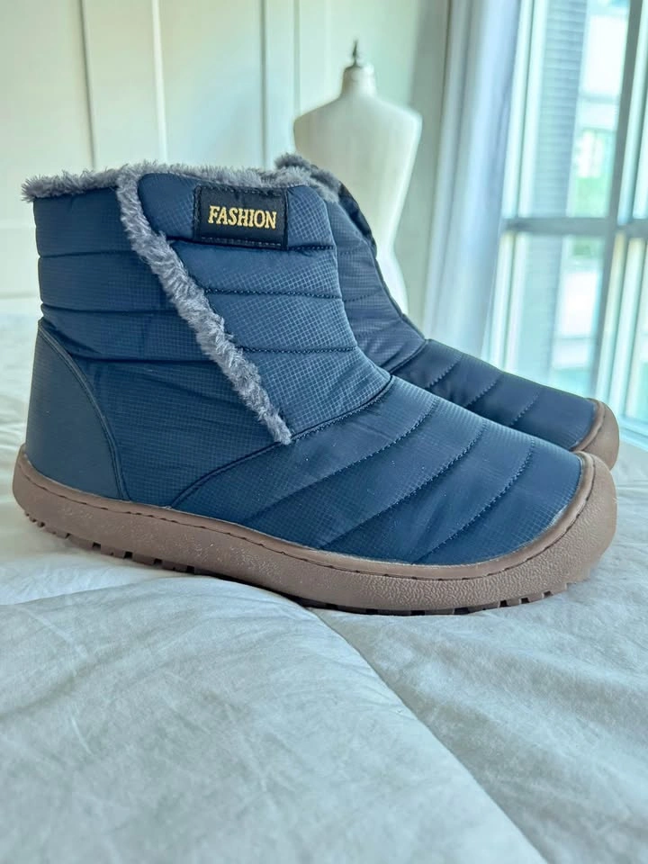Brand New Ladies Size 11 / 43 Winter Boots with Velcro Sides