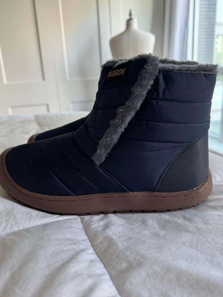 Brand New Ladies Size 11 / 43 Winter Boots with Velcro Sides - photo 3