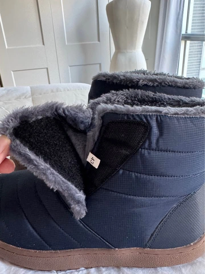 Brand New Ladies Size 11 / 43 Winter Boots with Velcro Sides - photo 4