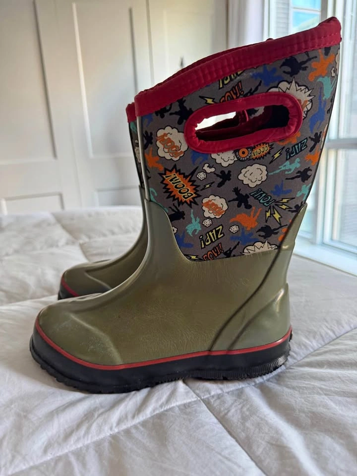 Kids Size 1 BOGS Winter Boots Rated for -30 Weather Green