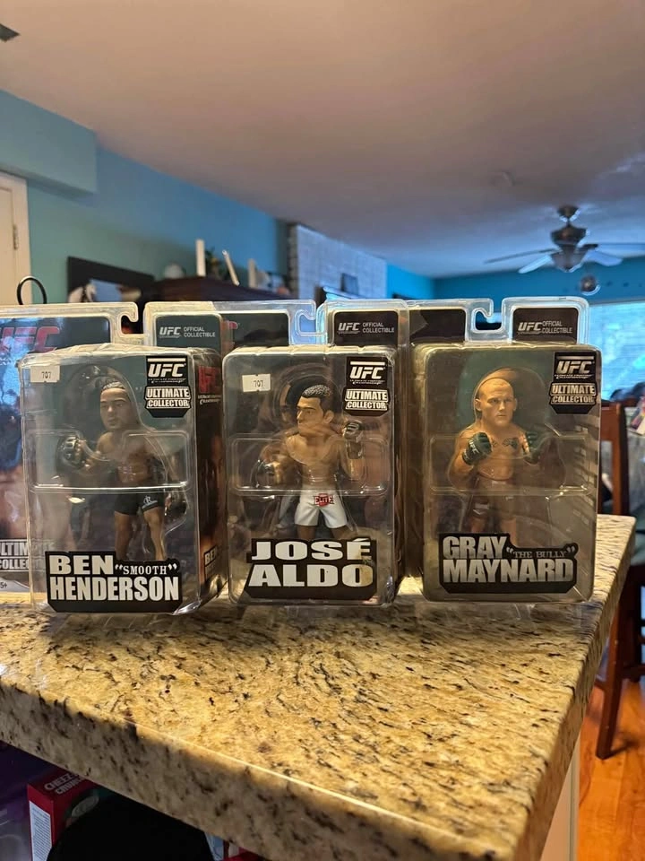 3 UFC figures