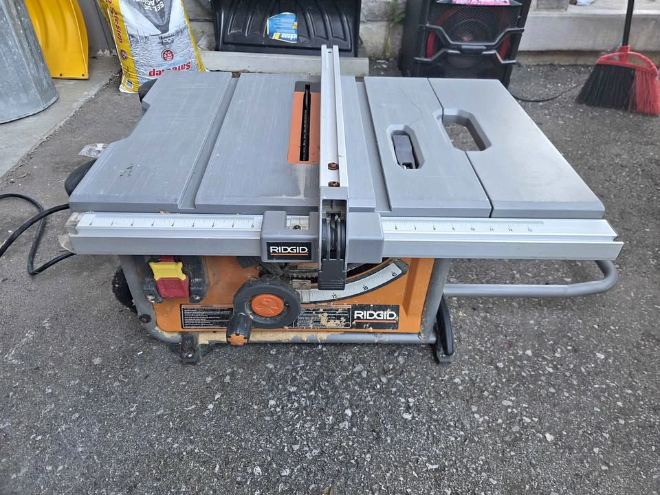 RIDGID 15 Amp 10-inch Table Saw R4518NS