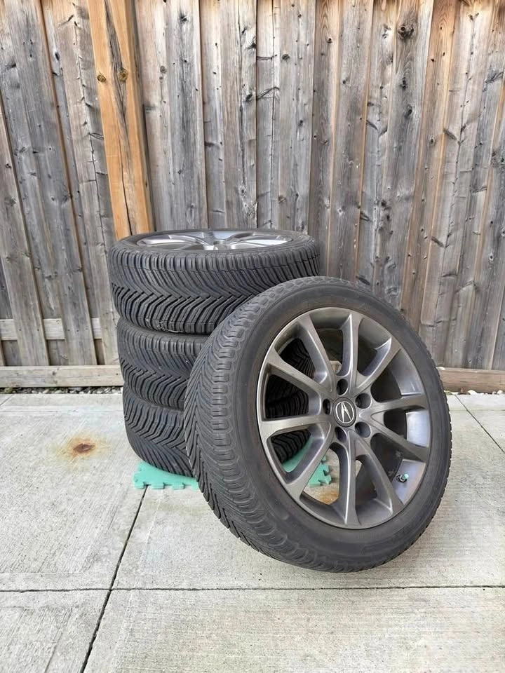 Set of 4 Michelin CrossClimate2 Tires on Acura Wheels 225/50R18
