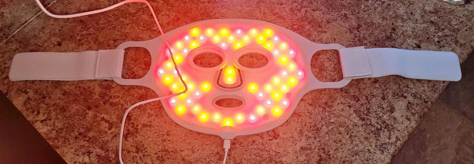 True Glow LED Light Therapy Face Mask