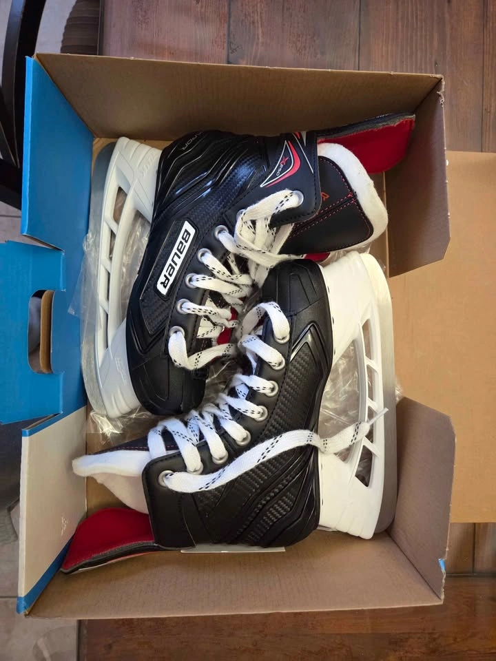 Bauer Vapor x250 Youth Size 2 US Size 3