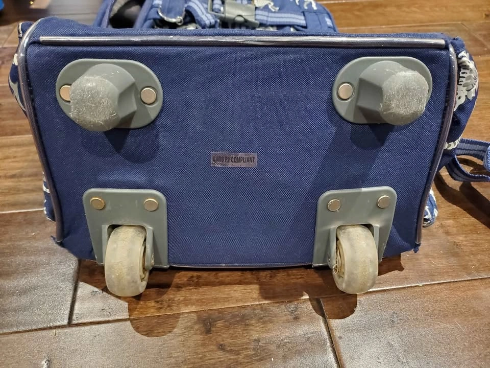 Pottery Barn Rolling Backpack and matching Lunch Box - photo 4
