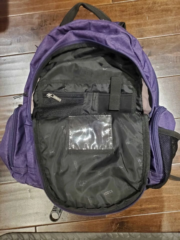 Roots Backpack School Bag. Vaughan pick up. - photo 2