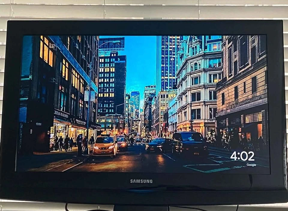Samsung TV plus free universal remote - photo 3