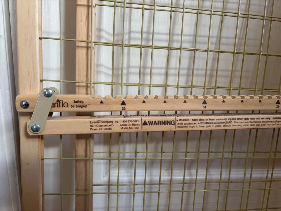 Evenflo Baby Gate - photo 2