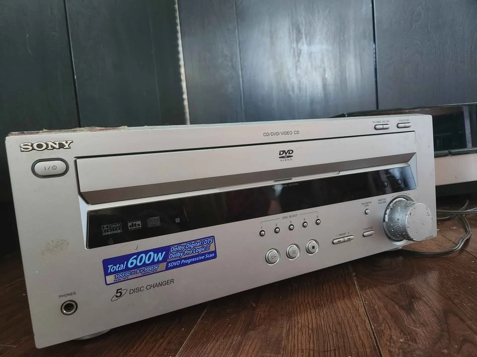 Audio Bundle: Sony 5-Disc DVD/CD Changer & Garrard Turntable 🏈 - photo 3