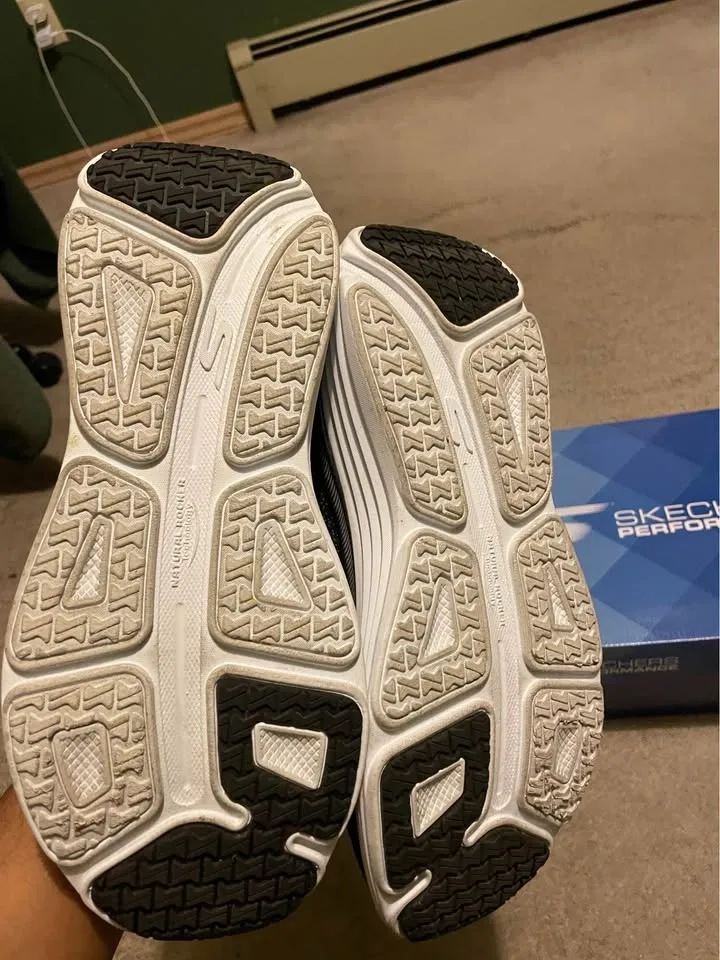 Men’s Max Cushioning Performance Skechers Sneaker - photo 5