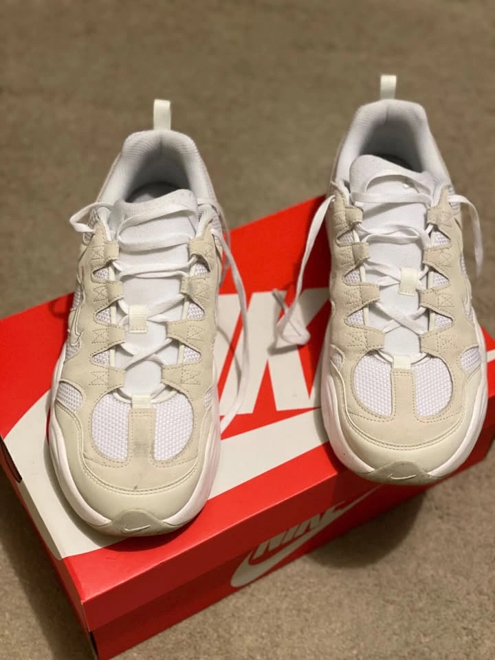 Nike Sneakers - Men's Size 10.5 (US) - New Authentic - photo 2