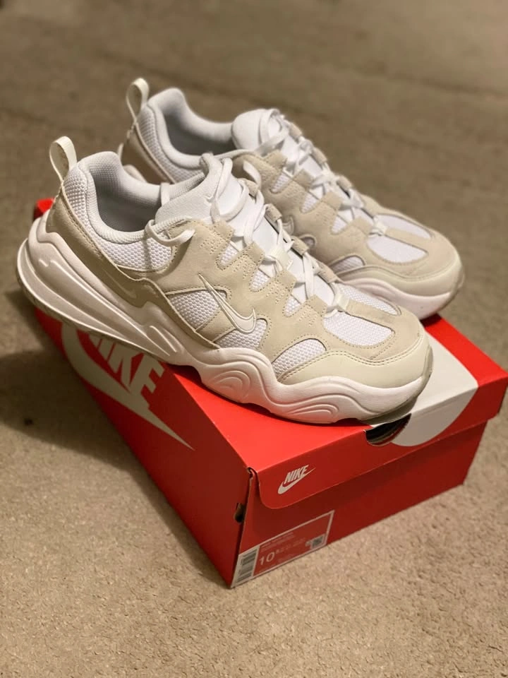 Nike Sneakers - Men's Size 10.5 (US) - New Authentic - photo 4