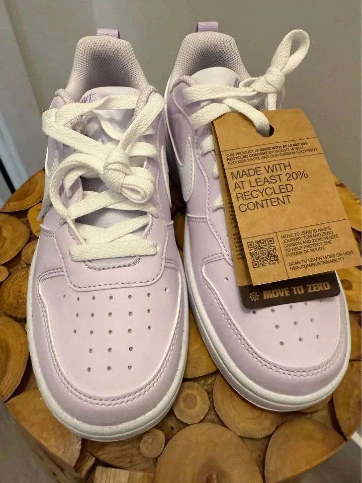 Lilac/Pink Nike court borough size 5y image indicator(2)