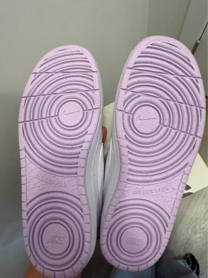 Lilac/Pink Nike court borough size 5y image indicator(4)