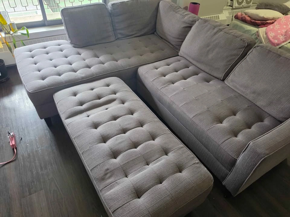 Grey sectional with ottoman - photo 2