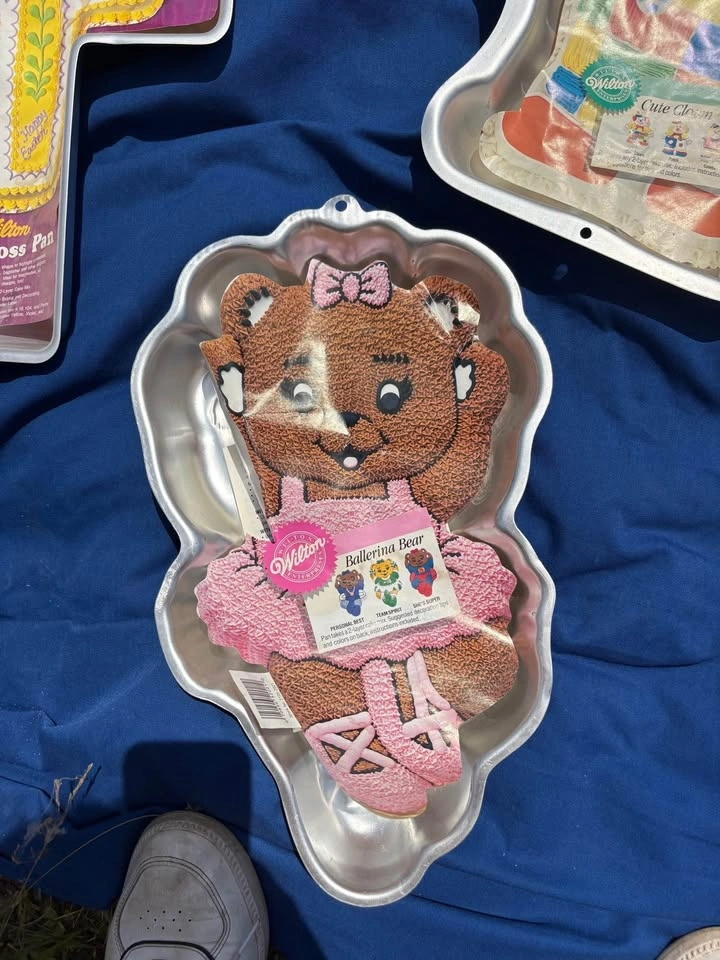 Wilton baking pans and accessories - photo 2