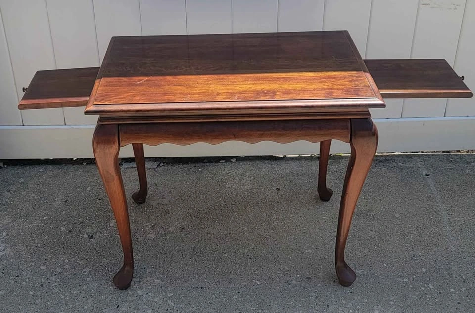 Like NEW! Vintage Queen Anne side table/tea table $225 - photo 2