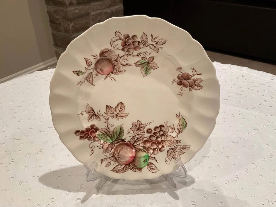 Gallery Wall Plates Vintage Curated Johnson Brothers & Wood & So - photo 4