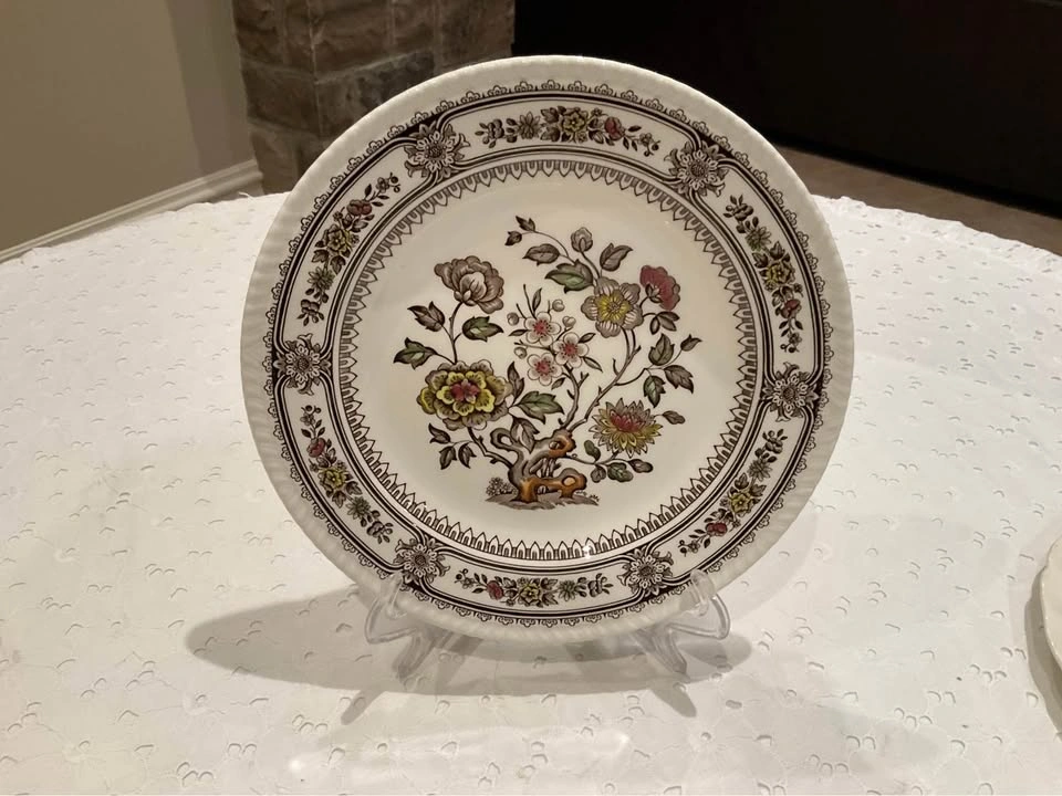 Gallery Wall Plates Vintage Curated Johnson Brothers & Wood & So - photo 5