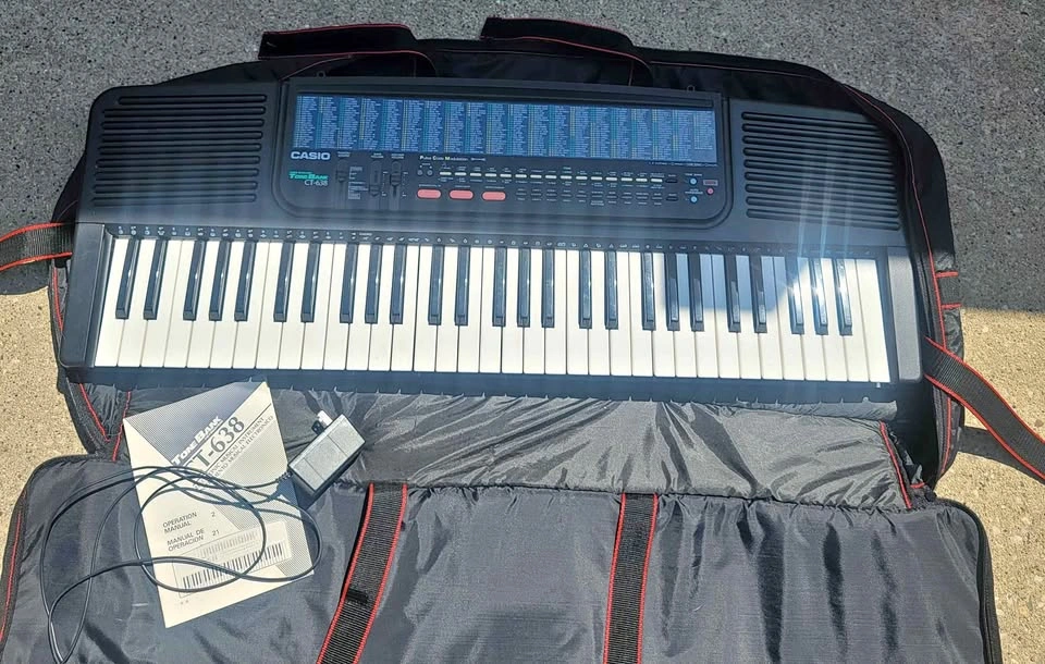 Vintage Casio CT-638 Tone Bank 61-key Keyboard with Bag