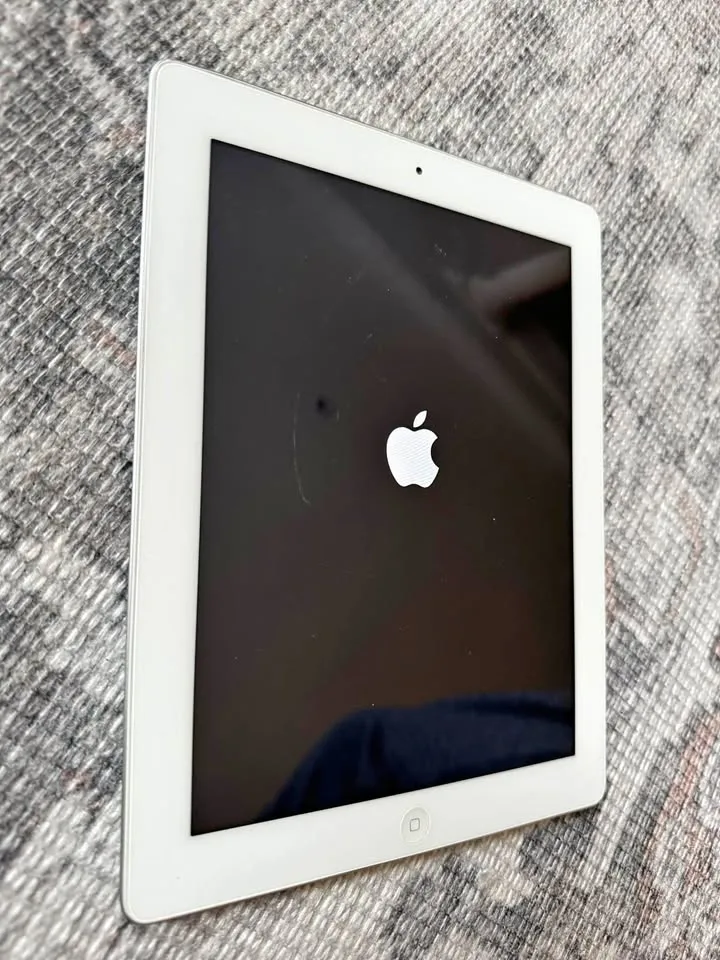 Apple iPad 2 Wi-Fi 64GB White thumbnail
