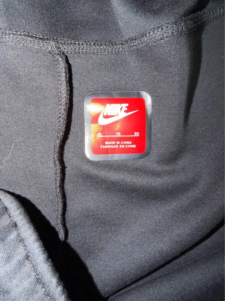 Nike tech reflective pant and sweater - photo 3