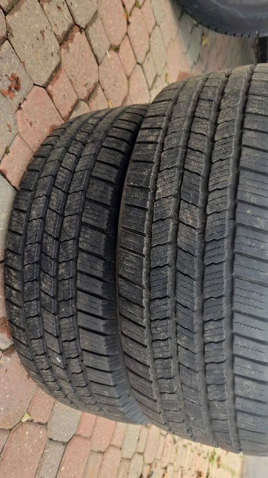 Michelin Defender LTX Tires 245/65R17 - Set of 4 / MOVING SALE - photo 2