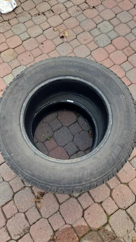 Michelin Defender LTX Tires 245/65R17 - Set of 4 / MOVING SALE - photo 3
