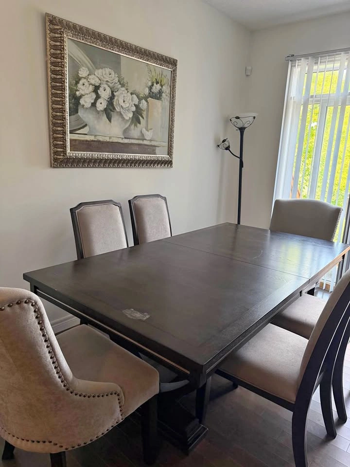 Large Extendable Dining Table with 6 Chairs